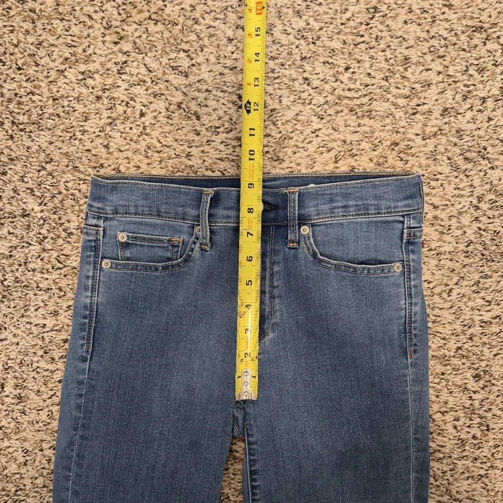 GAP Mid Rise Size 26R Straight Leg Jeans Light Blue Wash With Flex Waist